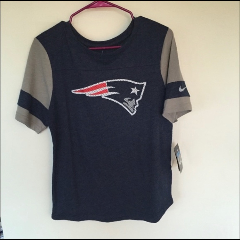 NWT Nike NFL New England Patriots Women’s M T-Shirt